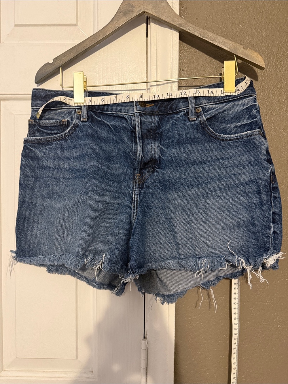 Express Women’s Distressed Denim Shorts - Blue